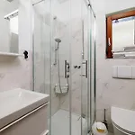 Mit Tollem Pool Nur 100 Meter Zum Apartment Crikvenica
