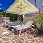 Mit Tollem Pool Nur 100 Meter Zum Apartment Crikvenica