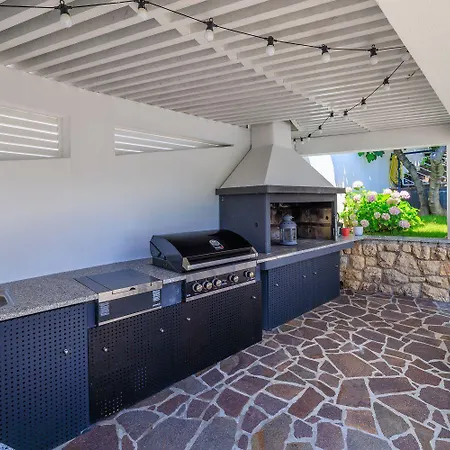 Apartmán Mit Tollem Pool Nur 100 Meter Zum Crikvenica