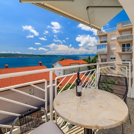 Apartment Mit Tollem Pool Nur 100 Meter Zum Crikvenica