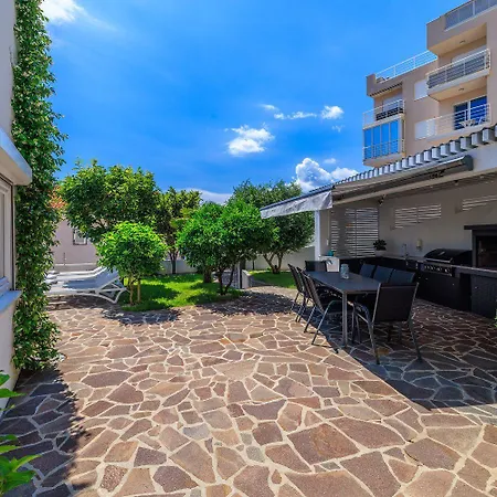 Apartment Mit Tollem Pool Nur 100 Meter Zum Crikvenica