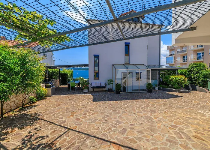 Mit Tollem Pool Nur 100 Meter Zum * Crikvenica