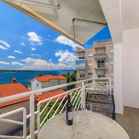 아파트 Mit Tollem Pool Nur 100 Meter Zum