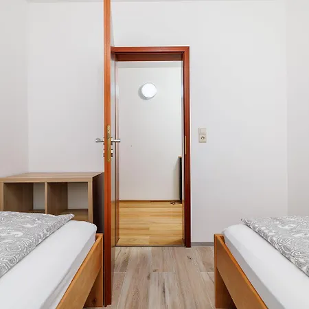 아파트 Mit Tollem Pool Nur 100 Meter Zum *