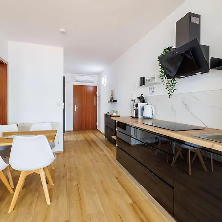 아파트 Mit Tollem Pool Nur 100 Meter Zum *